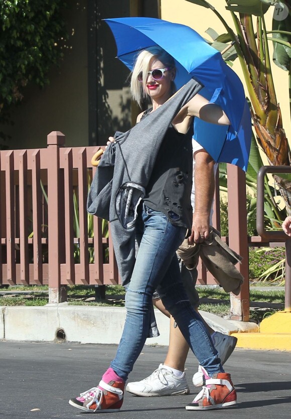 Gwen Stefani, stylée pour se rendre avec sa famille aux Underwood Family Farms. Moorpark, le 6 juillet 2013.