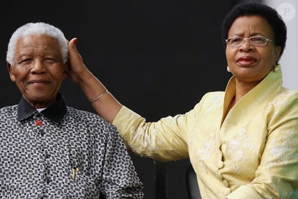 Nelson Mandela et sa femme Graça Machel à Londres le 29 août 2007.