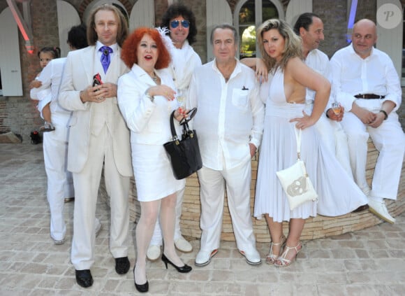 EXCLU : Morgan Ackerman,, sa maman Pascale, Paul-Loup Sulitzer et Cindy Lopes, lors de la White Party, organisée à Courcy-aux-Loges, le dimanche 7 juillet 2013.