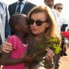 Valérie Trierweiler visite avec la ministre de la Francophonie Yamina Benguigui la "Cité de la Joie" près de Bukavu en République démocratique du Congo le 8 juillet 2013.