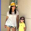 Kourtney et Khloe Kardashian sont allées chercher à l'école le fils de Kourtney, Mason âgé de 3 ans. Les deux soeurs tournaient aussi des scènes pour leur télé-réalité Keeping Up With The Kardashians. A Malibu, le 9 juillet 2013.