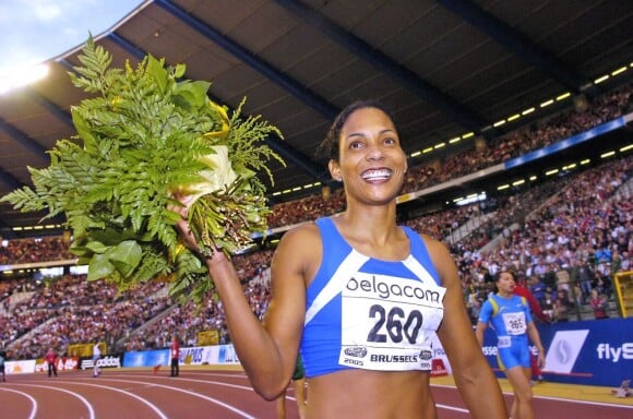 Christine Arron après sa victoire sur 100 mètres lors de l'épreuve de la Golden League qui se disputait au stade du Roi Baudouin à Bruxelles le  26 septembre 2005