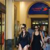 Rihanna fait du shopping en maillot de bain à Monaco avant de rejoindre son yacht, le 12 juillet 2013.