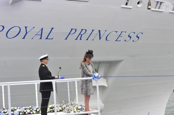 Catherine, duchesse de Cambridge à Southampton le 13 juin 2013 lors de son dernier engagement officiel avant son congé maternité.