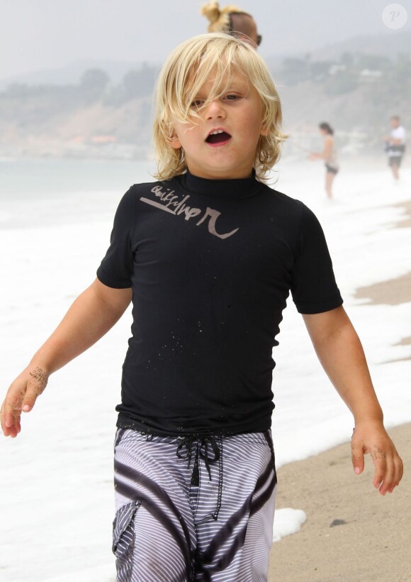 Zuma, fils de Gwen Stefani et Gavin Rossdale, à la plage de Malibu le 13 juillet 2013. 