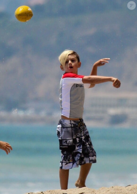 Kingston, fils de Gwen Stefani et Gavin Rossdale, à la plage de Malibu le 13 juillet 2013.