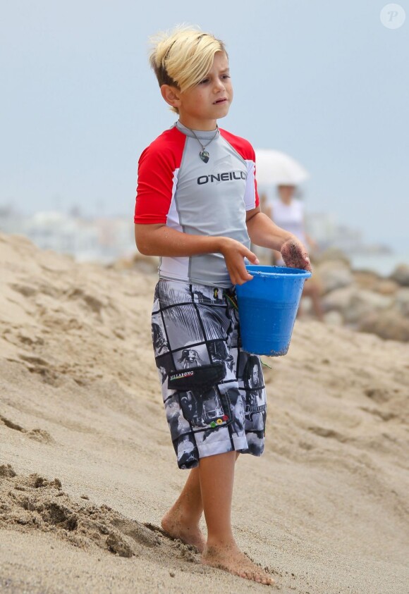 Kingston, fils de Gwen Stefani et Gavin Rossdale, à la plage de Malibu le 13 juillet 2013.
