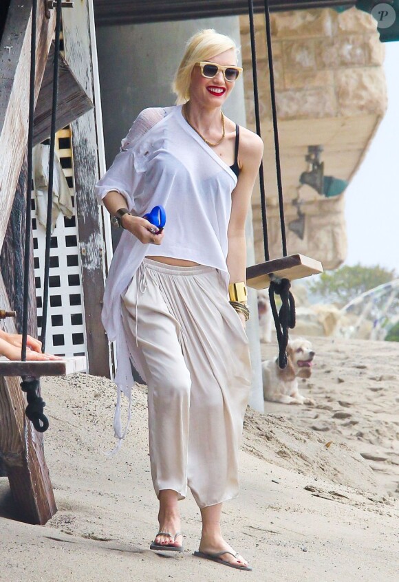 Gwen Stefani passe l'après-midi avec ses fils Zuma et Kingston à la plage, à Malibu, le 13 juillet 2013.