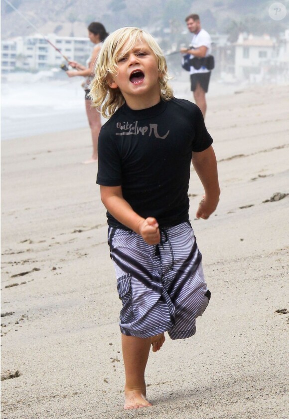 Zuma, fils de Gwen Stefani et Gavin Rossdale, à la plage de Malibu le 13 juillet 2013. 