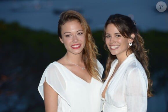 Exclusif - Dounia Coesens et Lucie Lucas de la série Clem à la Soirée blanche organisée par le chef Christophe Leroy, aux Moulins de Ramatuelle, le dimanche 7 juillet 2013.