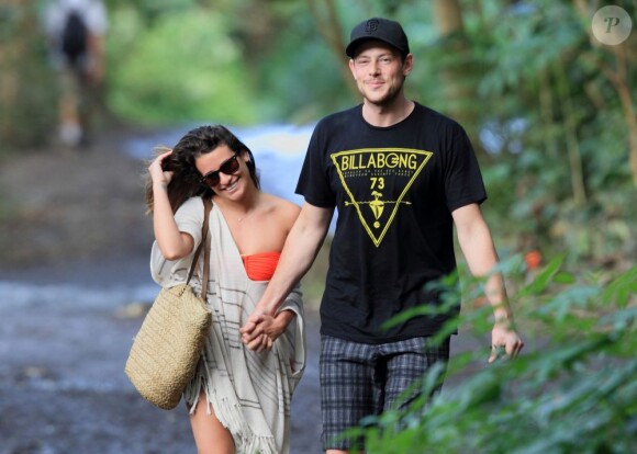 Exclu - Cory Monteith et Lea Michele sur la plage à Hawaii, le 1er janvier 2013.