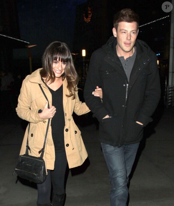 Lea Michele et Cory Monteith dans les rues d'Hollywood, le 18 décembre 2012.