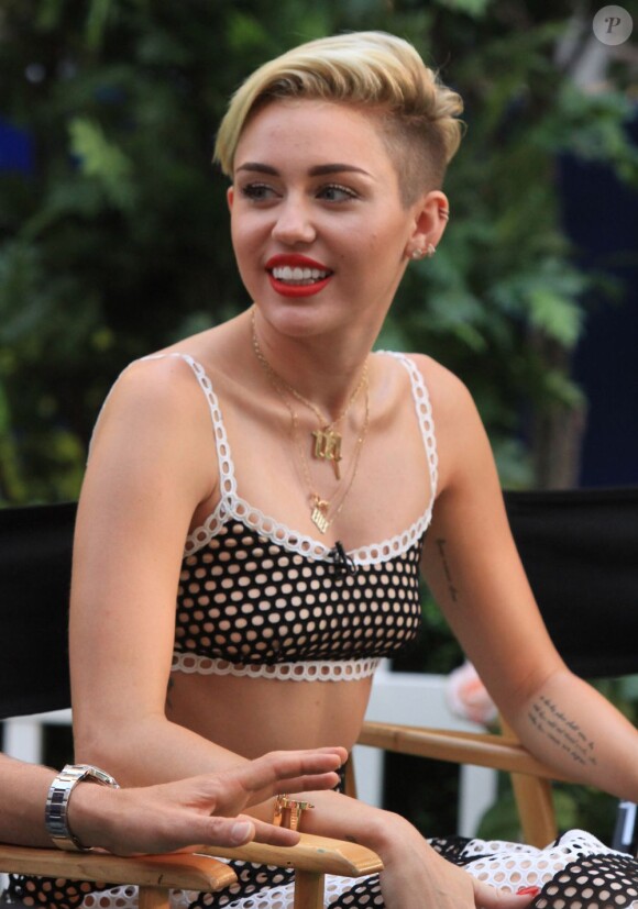Miley Cyrus sur le plateau de l'emission "Good Morning America" à New York, le 15 juillet 2013.