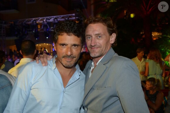 Pascal Elbé et Jean-Paul Rouve lors de la private party du Byblos de Saint-Tropez, le 18 juillet 2013.