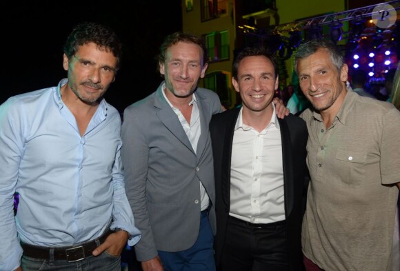 Pascal Elbé, Jean-Paul Rouve, Christophe Chauvin (directeur général de l'établissement) et Nagui lors de la private party du Byblos de Saint-Tropez, le 18 juillet 2013.
