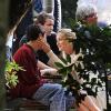 Sharon Stone et Riccardo Scamarcio s'embrassent sur le tournage du film Un ragazzo d'oro à Rome en Italie le 22 juillet 2013.
