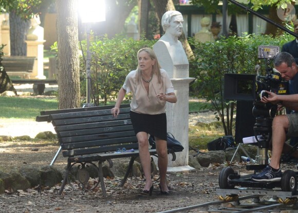 Sharon Stone en action sur le tournage du film Un ragazzo d'oro à Rome en Italie le 22 juillet 2013.