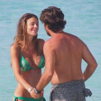 Claudia Galanti : Craquante en bikini, elle se détend avec son chéri