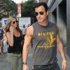 Jennifer Aniston et Justin Theroux se promenant à Chelsea, New York, le 20 juillet 2013
