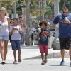 Heidi Klum et son petit ami Martin Kristen avec les deux fils d'Heidi (Henry et Johan) font du shopping à Brentwood. Los Angeles, le 27 Juillet 2013.