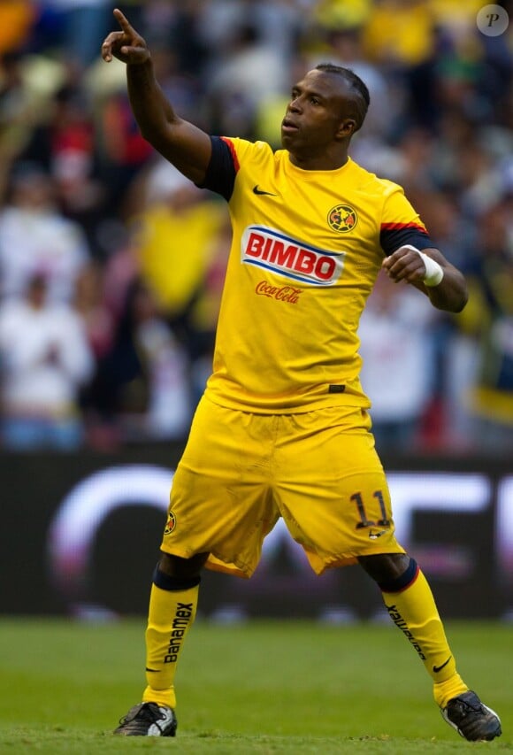 Christian 'Chucho' Benitez sous les couleurs du Club America le 2 mars 2013, en première division du Mexique, lors de l'obtention du titre. L'international équatorien est brutalement décédé d'une crise cardiaque le 29 juillet 2013 à 27 ans.