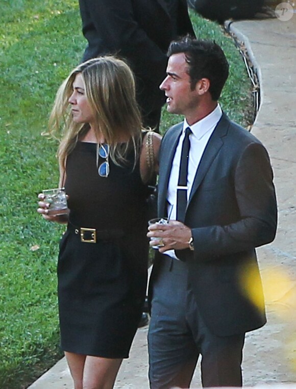 Jennifer Aniston et son fiancé Justin Theroux au mariage de Jimmy Kimmel le 13 juillet 2013