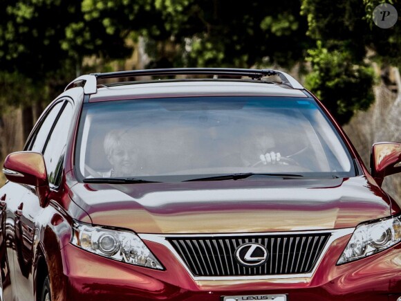 Lynn Bynes arrive au tribunal d'Oxnard, en Californie, le 26 juillet 2013 pour demander la mise sous tutelle de leur fille.  