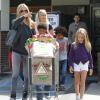 Heidi Klum fait des courses avec ses enfants Leni, Henry, Johan, et Lou, ainsi que sa mère Erna, à "Whole Foods" dans le quartier de Brentwood, le 2 août 2013 à Los Angeles.
