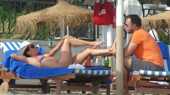 Eva Longoria : Sexy en bikini à la plage devant son Ernesto, in love et conquis