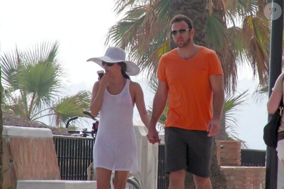 Eva Longoria et son petit ami Ernesto Arguello à Marbella, le 4 août 2013.