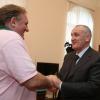 Gérard Depardieu à Sukhumi le 2 juillet 2013 avec le président de la république d'Abkhasie, Alexander Ankvab.