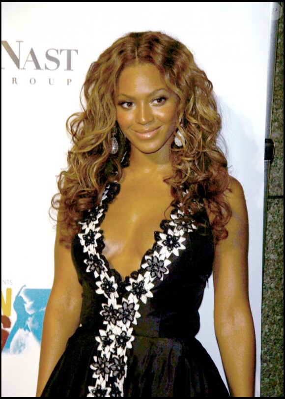 Beyoncé et ses longues boucles sur le red carpet en 2005