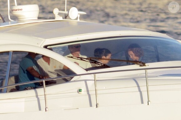 La reine Sofia d'Espagne et le prince Felipe à bord de leur yacht à Majorque le 8 août 2013.