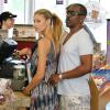 Eddie Murphy de sortie avec sa petite amie Paige Butcher à Los Angeles, le 9 août 2013.