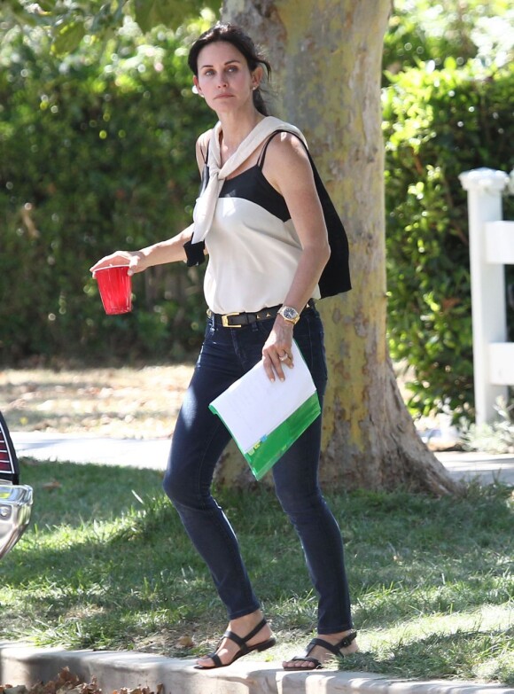 Exclusif - Courteney Cox sur le tournage du film "Hello I Must Be Going" à Los Angeles, le 8 juillet 2013.