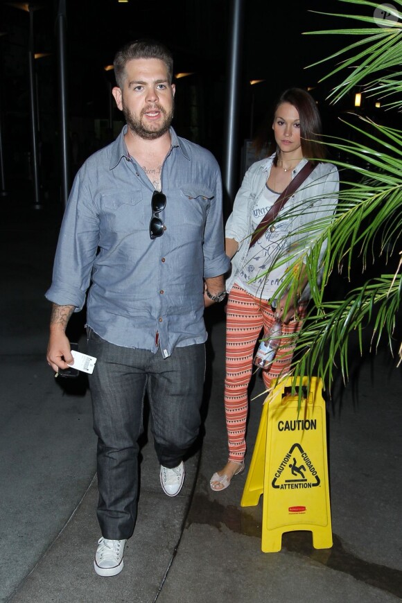Jack Osbourne et sa femme Lisa vont au cinéma Arclight Hollywood à Los Angeles, pour voir le film Elysium, le 10 août 2013. 