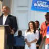 Eva Longoria s'est rendue dans le New Jersey le 12 août 2013, afin de participer à deux meetings du candidat démocrate et maire de Newark Cory Booker, lequel brigue un poste de candidat au Sénat contre ses adversaires qu'il affronte dans une primaire dont le vote a lieu le 13 août 2013.