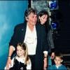 Alain Delon avec Rosalie et leurs enfants Alain-Fabien et Anouchka à Paris le 9 novembre 1996