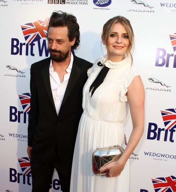 Mischa Barton et Sebastian Knapp à Los Angeles, le 23 avril 2013.