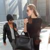 Angelina Jolie et Maddox à l'aéroport de Los Angeles le 15 aout 2013.