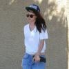 Exclusif - Kristen Stewart affiche son look streetwear à Los Angeles, le 15 août 2013.