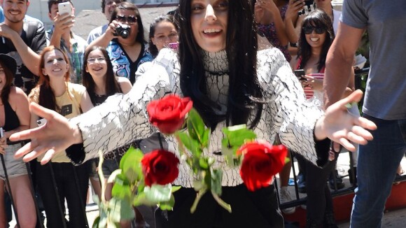 Lady Gaga : Roses rouges contre burqa, ambiance avant le clip Applause