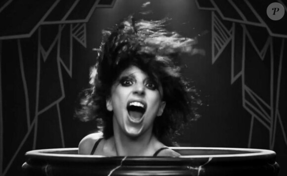 Lady Gaga dans son nouveau clip, Applause, dévoilé le 19 août dernier 2013.