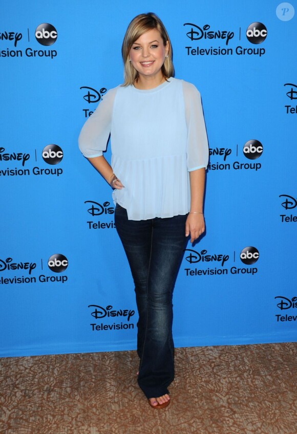 La jolie Kirsten Storms prend la pose à la soirée Disney TCA Summer Press Tour Red Carpet Event, au Beverly Hilton Hotel de Beverly Hills, à Los Angeles, le 4 août 2013.