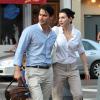 Julianna Margulies et son mari Keith Lieberthal se promènent avec leur fils Kieran dans les rues de New York, le 20 août 2013.