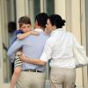Julianna Margulies et son mari Keith Lieberthal se promènent avec leur fils Kieran à New York, le 20 août 2013.