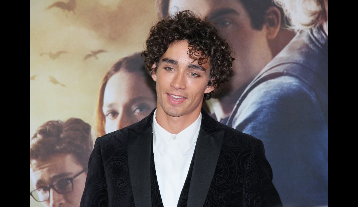 Photo : Robert Sheehan à la première du film The Mortal ..., حجم الصورة 1200x694