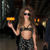 Lady Gaga vient d'atterrir à l'aéroport d'Heathrow de Londres, le 27 août 2013.