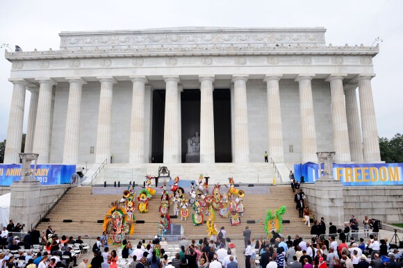 Performance de danse folklorique lors de la commémoration du 50e anniversaire de la marche de Washington au sein de la capitale des Etats-Unis le 28 août 2013