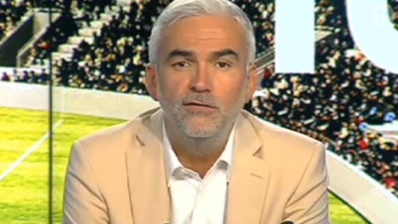 Le journaliste Pascal Praud à l'issue de son émission "20h foot" mercredi 28 août 2013 sur i-Télé.
